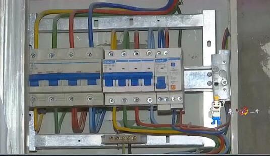 市場(chǎng)價(jià)1000的智能電表物業(yè)賣7000 業(yè)主怒了